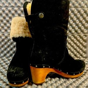 Women’s size 6 UGG black boot clog